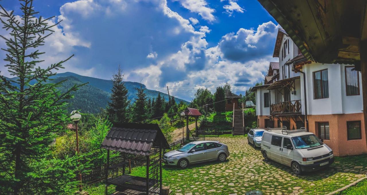 12 Months Estate Vendégház Miszlivka Kültér fotó
