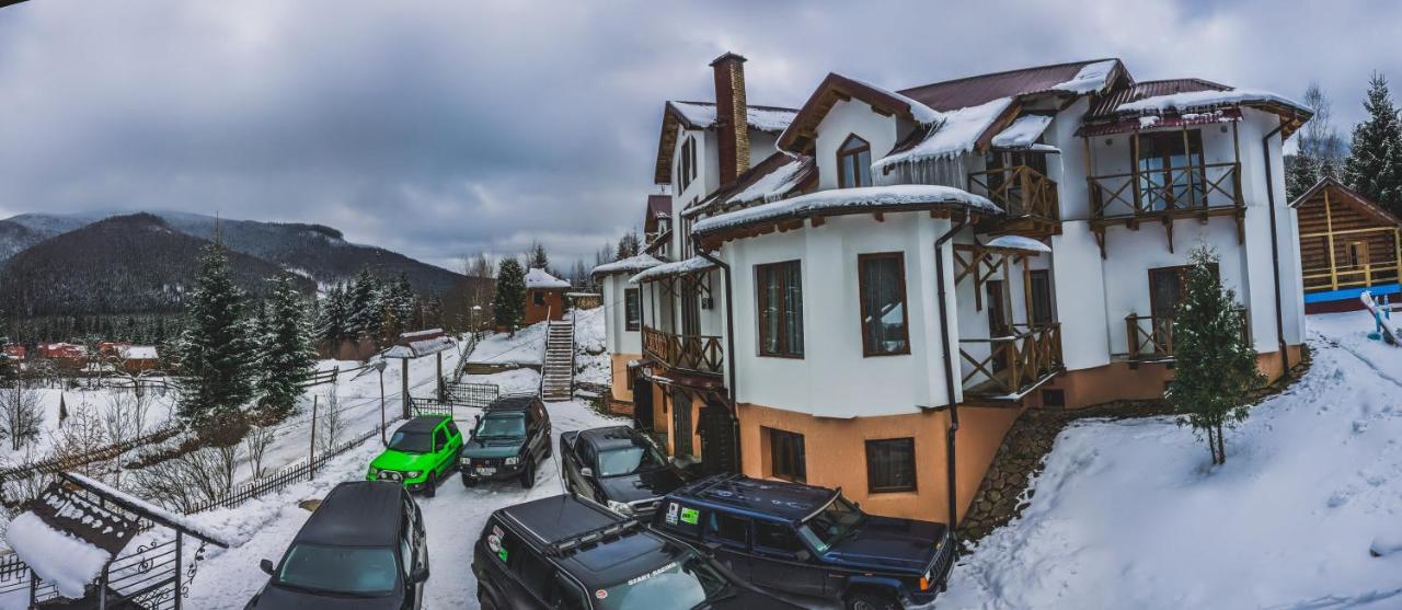 12 Months Estate Vendégház Miszlivka Kültér fotó